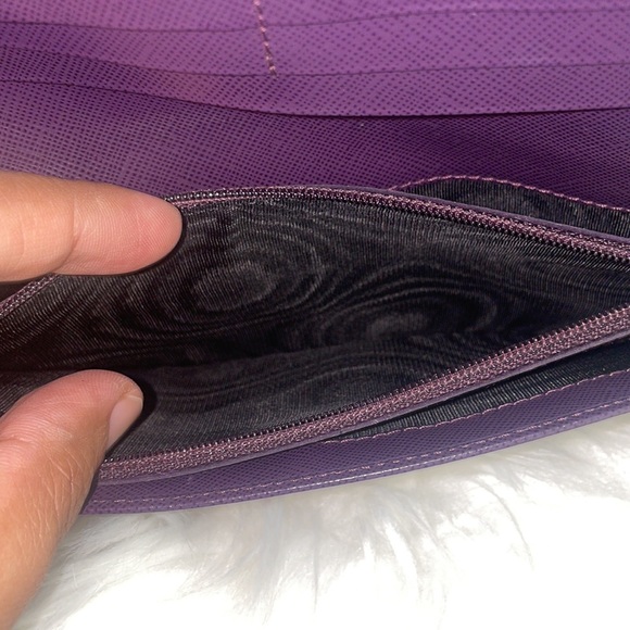 Authentic Prada Wallet. - Picture 7 of 10
